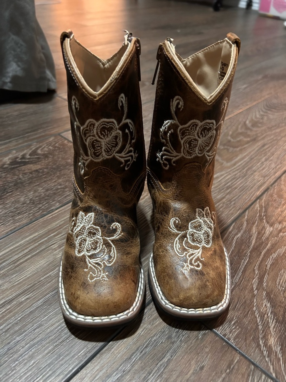 Toddler size 8 western boots